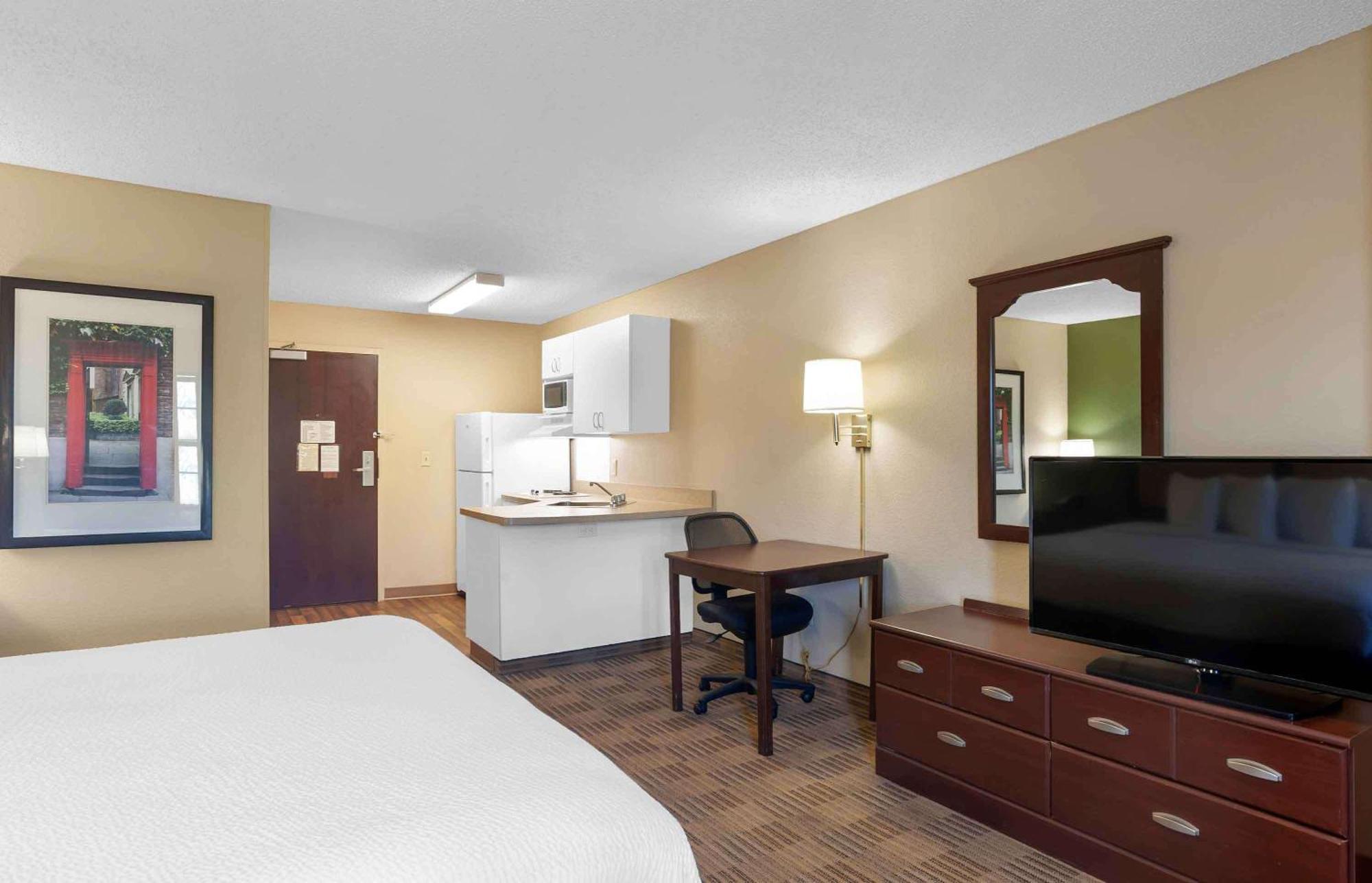 Extended Stay America Suites - Rockford - I-90 Экстерьер фото