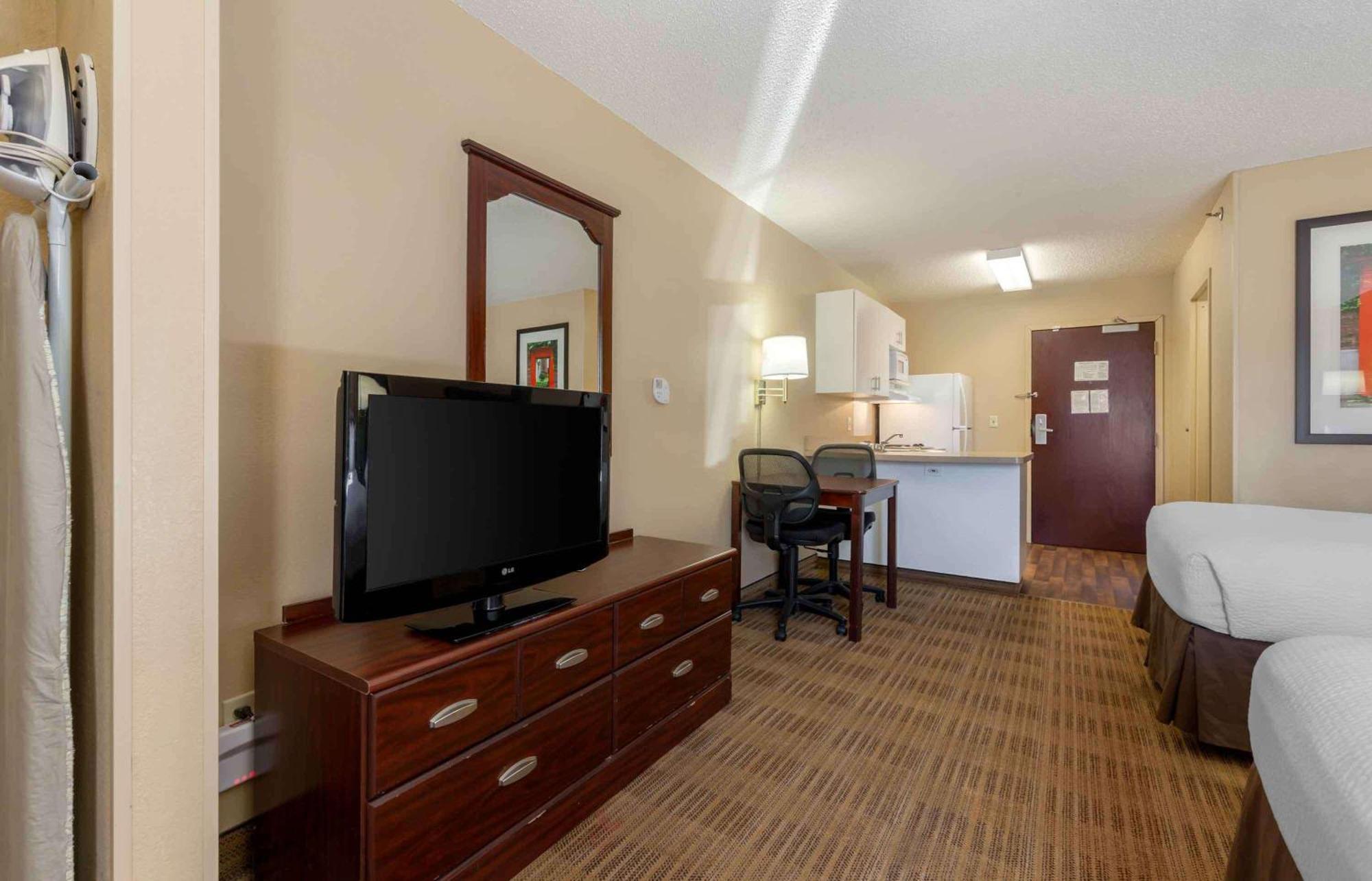 Extended Stay America Suites - Rockford - I-90 Экстерьер фото